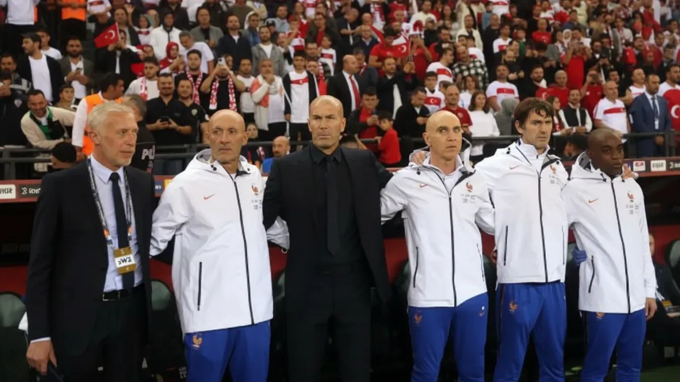 Francja pokonała Turcję. Zidane dokonał tego jako pierwszy od 1994 roku