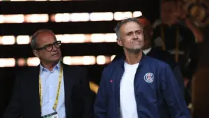 Luis Enrique odpiera zarzuty! 'To pomaga całej Francji'. Wielkie poruszenie po zmianie terminarza