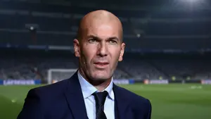Francja wstrzymała oddech. Zinedine Zidane wraca do gry i przejmuje stery w reprezentacji