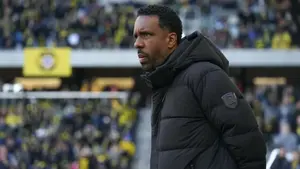 Francuski trener przerywa milczenie. Chce wrócić do Ligue 1, a giganci już o niego walczą