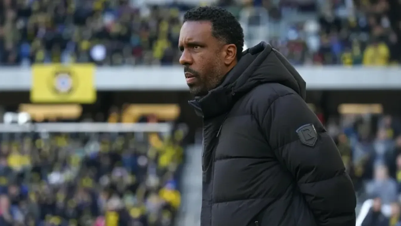 Francuski trener przerywa milczenie. Chce wrócić do Ligue 1, a giganci już o niego walczą