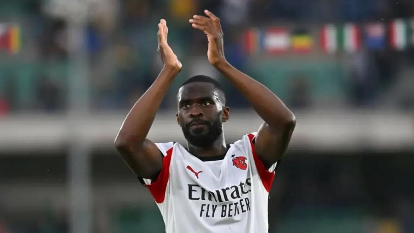 Fulham negocjuje transfer obrońcy AC Milan. Zawodnik jest już w Londynie