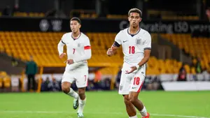 Fulham zażąda około 50 mln funtów za Josha Kinga. Interesują się nim Liverpool i United