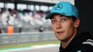 George Russell bezradny w Mercedesie. „Czujesz się bezsilny”. Poważny problem w garażu