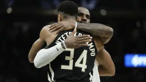 Giannis Antetokounmpo przerywa milczenie. Chodzi o sensacyjny powrót LeBrona Jamesa