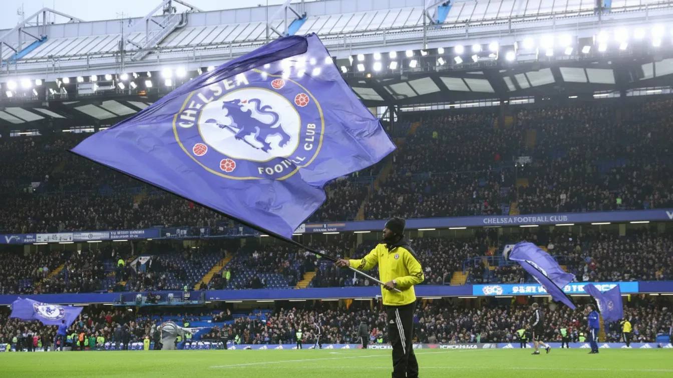Giganci Premier League stoczyli bitwę o 18-latka. Chelsea sprzątnęła talent sprzed nosa rywali