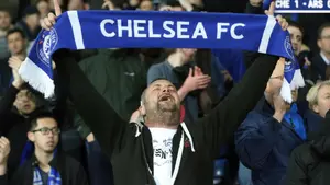 Giganci Premier League wyłożyli miliony. 18-letni talent musi podjąć życiową decyzję
