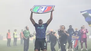 Giganci ruszają po gwiazdę Interu. Śmieszna cena za reprezentanta Holandii