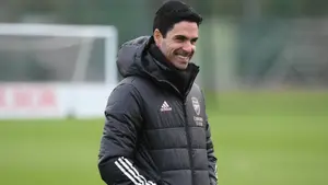 Giganci z Manchesteru pogodzeni z porażką. Arsenal wygrywa walkę o wielki talent