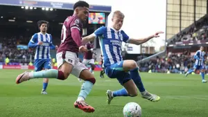 Gigant Premier League rusza po obrońcę Brighton. W tle wielkie pieniądze dla Holendrów