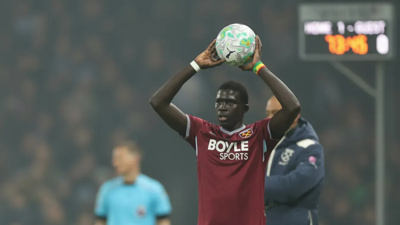 Gigant rusza po gwiazdę Premier League. Wykorzystają bolesny spadek rywala