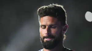 Giroud przełamuje fatalną passę Lille. Angers pokonane na pustym stadionie