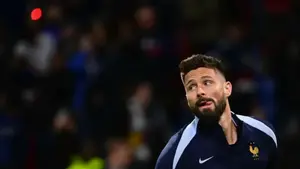 Giroud ujawnił, że zgłosiła się po niego Borussia Dortmund. Żona była przeciwna