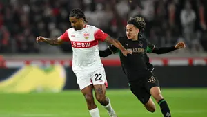 Gladbach odwróciło losy meczu ze Stuttgartem. 17-letni Mohya zachwycił