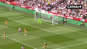 Gol z przypadku! Dango Ouattara prawdopodobnie zdobył najłatwiejszą bramkę swojej karierze! Brentford remisuje z Crystal