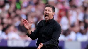 Gorąco po derbach Madrytu. Diego Simeone poucza Jose Mourinho w sprawie sędziów