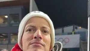Gregor Deschwanden po zdobyciu pierwszego medalu igrzysk olimpijskich