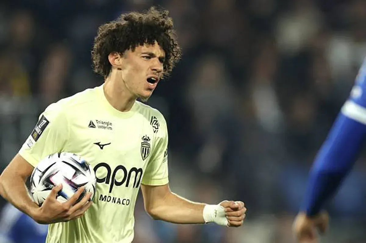 PSG walczy o podpis Akliouche z klubami Premier League