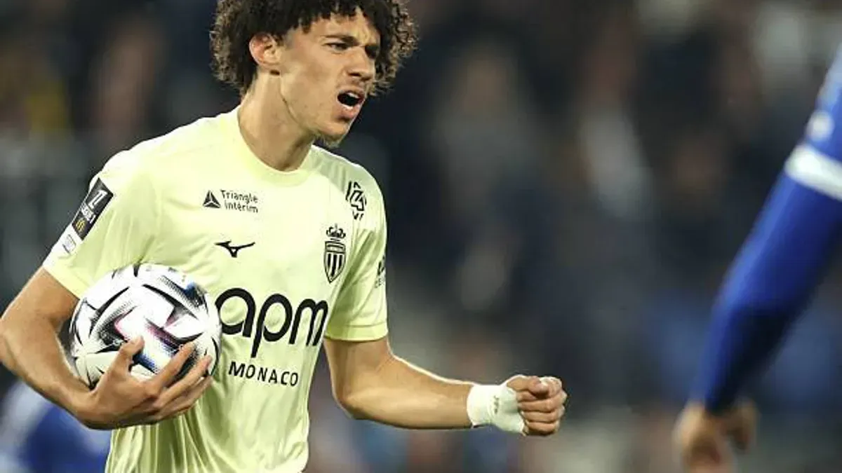 PSG walczy o podpis Akliouche z klubami Premier League