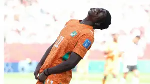 Gwiazda mundialu odcięta od świata. Nie wie, że walczą o niego potęgi