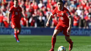 Gwiazda Premier League do wzięcia za darmo. Giganci ruszyli do walki o podpis