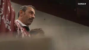 Gwiazda wieczoru, czyli Robert Pires powitana na Stade Saint-Symphorien w Metz! W meczu zagrają między innymi