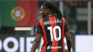 Gwiazdor AC Milan zaoferowany trzem klubom Premier League. Zaskakujący kierunek transferu