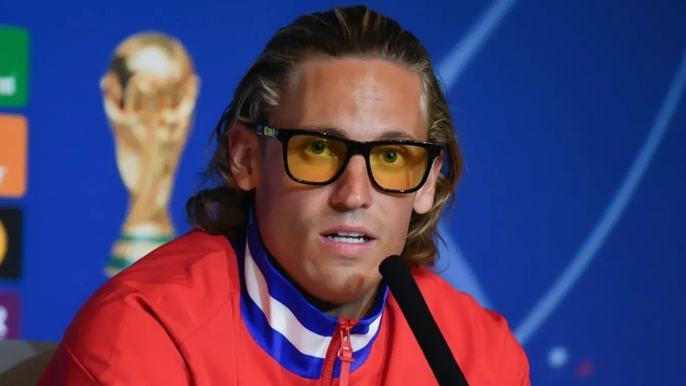 Gwiazdor Atletico Madryt szokuje przebraniem. Uderza w naukę i mówi o blokowaniu witaminy D