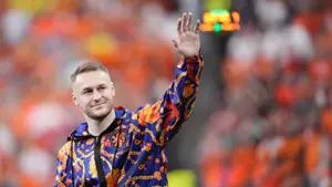 Gwiazdor Juventusu na wylocie. Giganci z Premier League ruszają po Holendra