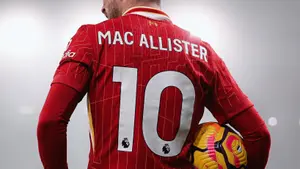 Gwiazdor Liverpoolu czeka na ruch klubu. Ojciec Mac Allistera ucina plotki o transferze