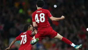 Gwiazdor Liverpoolu podjął sensacyjną decyzję. Odrzucił ofertę z Anglii i wybrał giganta