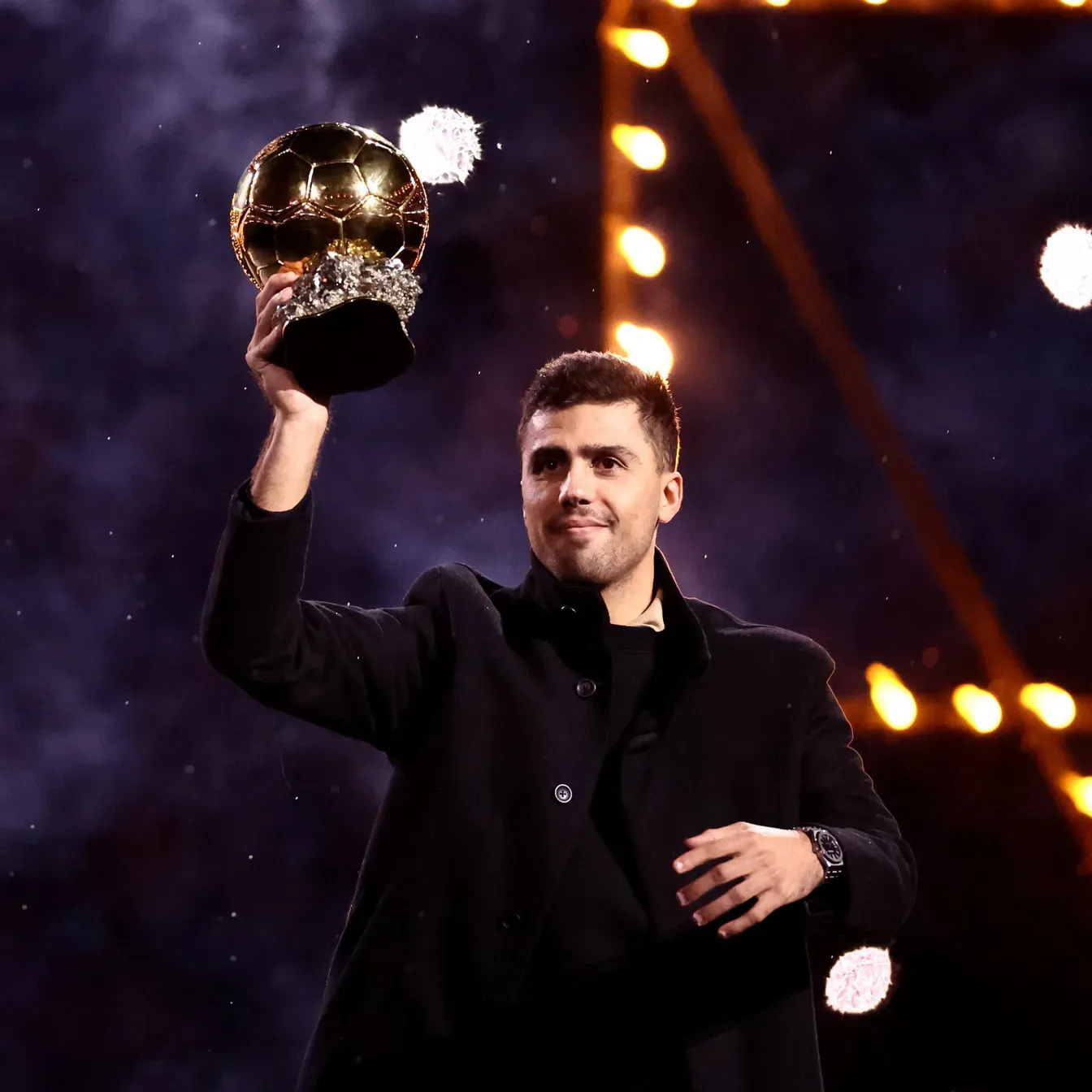 Gwiazdor Manchesteru City unika odpowiedzi na kluczowe pytanie. Rodri odejdzie z klubu