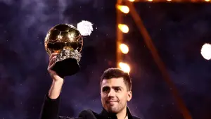 Gwiazdor Manchesteru City unika odpowiedzi na kluczowe pytanie. Rodri odejdzie z klubu