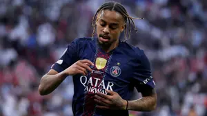Gwiazdor PSG chce tylko do Liverpoolu. Transfer blokuje jednak jeden piłkarz