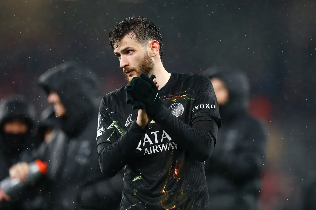 Gwiazdor PSG nie zamierza zmieniać klubu. Ojciec piłkarza ucina spekulacje transferowe