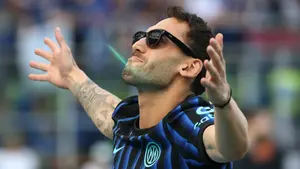 Hakan Calhanoglu i zagadkowa decyzja Interu Mediolan. Na stole konkretny kierunek