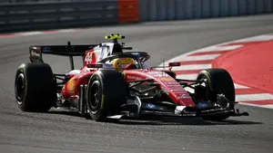 Hamilton przerywa milczenie. Brytyjczyk wymusił na Ferrari rewolucję, o której mówi cały świat