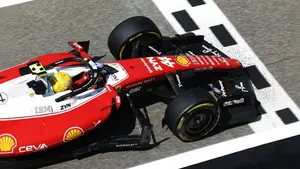 Hamilton ucina spekulacje o zagrożeniu. Nowe procedury startowe w F1 budzą emocje