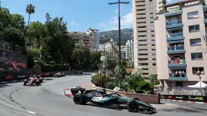 Hamilton ujawnił tajne dane FIA. Ferrari i Mercedes w tyle za potęgą Red Bulla