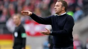 Hansi Flick podjął decyzję. Barcelona rezygnuje z wielkich nazwisk i stawia na zaskakujący transfer