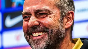 Hansi Flick potwierdza przedłużenie kontraktu z Raphinhą w FC Barcelonie