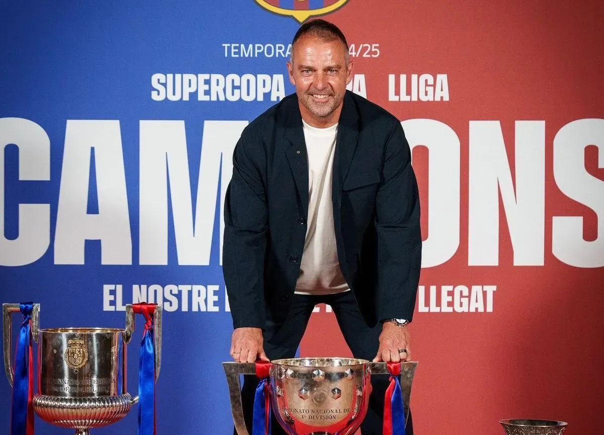 Hansi Flick zdominował Hiszpanię. Niemiec ponownie wybrany trenerem roku w La Liga
