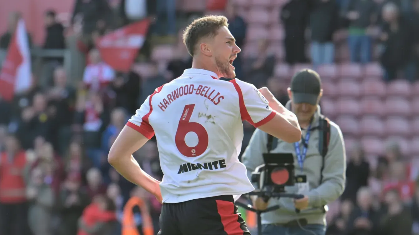 Harwood-Bellis trafi do Aston Villi? Southampton odrzuciło miliony za swojego kapitana