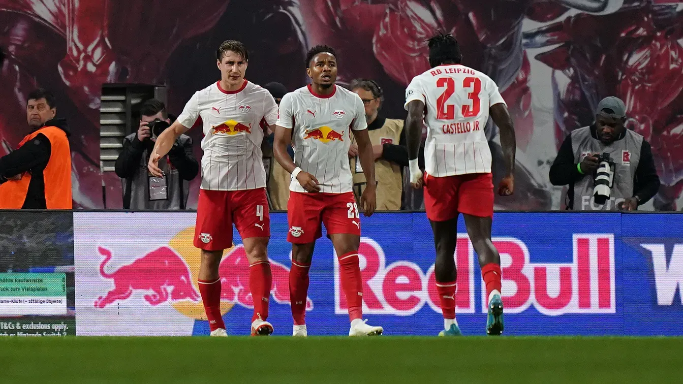 Hat-trick Nkunku i dramatyczne końcówki. Pięciu bohaterów 5. kolejki Bundesligi