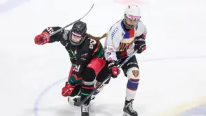 Hokejowy weekend zapowiada się bardzo intensywnie. Liderki jadą na trudny teren