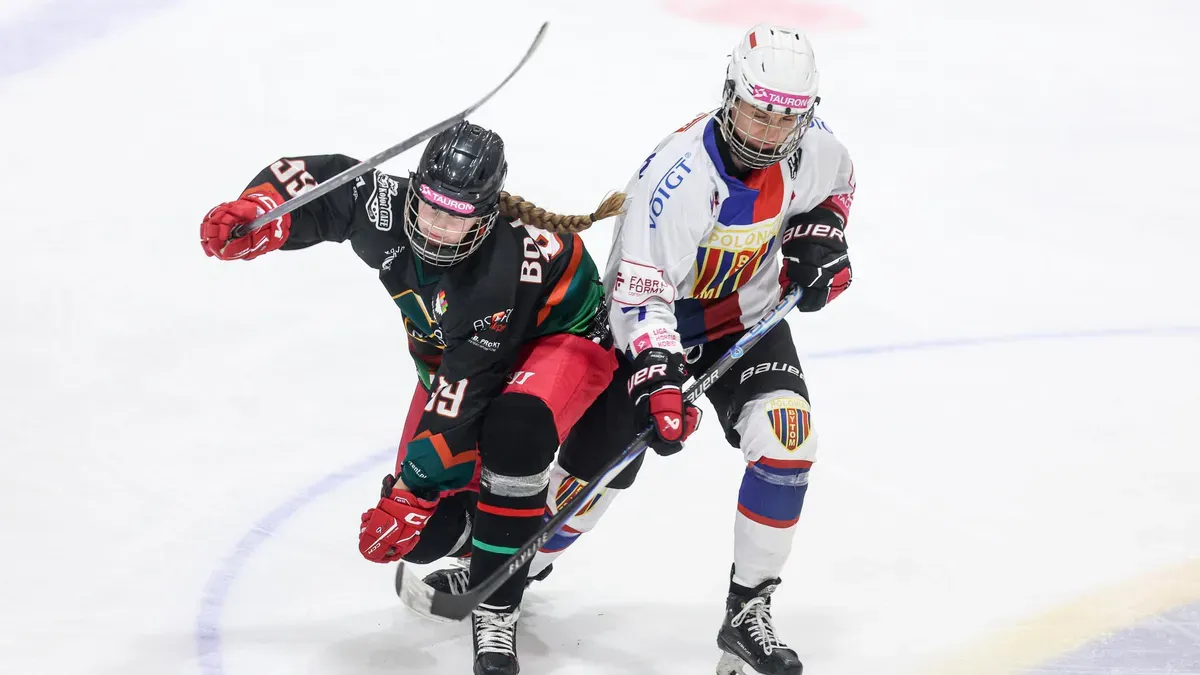 Hokejowy weekend zapowiada się bardzo intensywnie. Liderki jadą na trudny teren