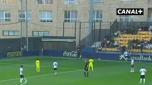 Honorowy gol Legii Warszawa u-19 z Villarrealem u-19! Z jedenastu metrów trafił Samuel Kovacik! Polski zespół tą bramką 