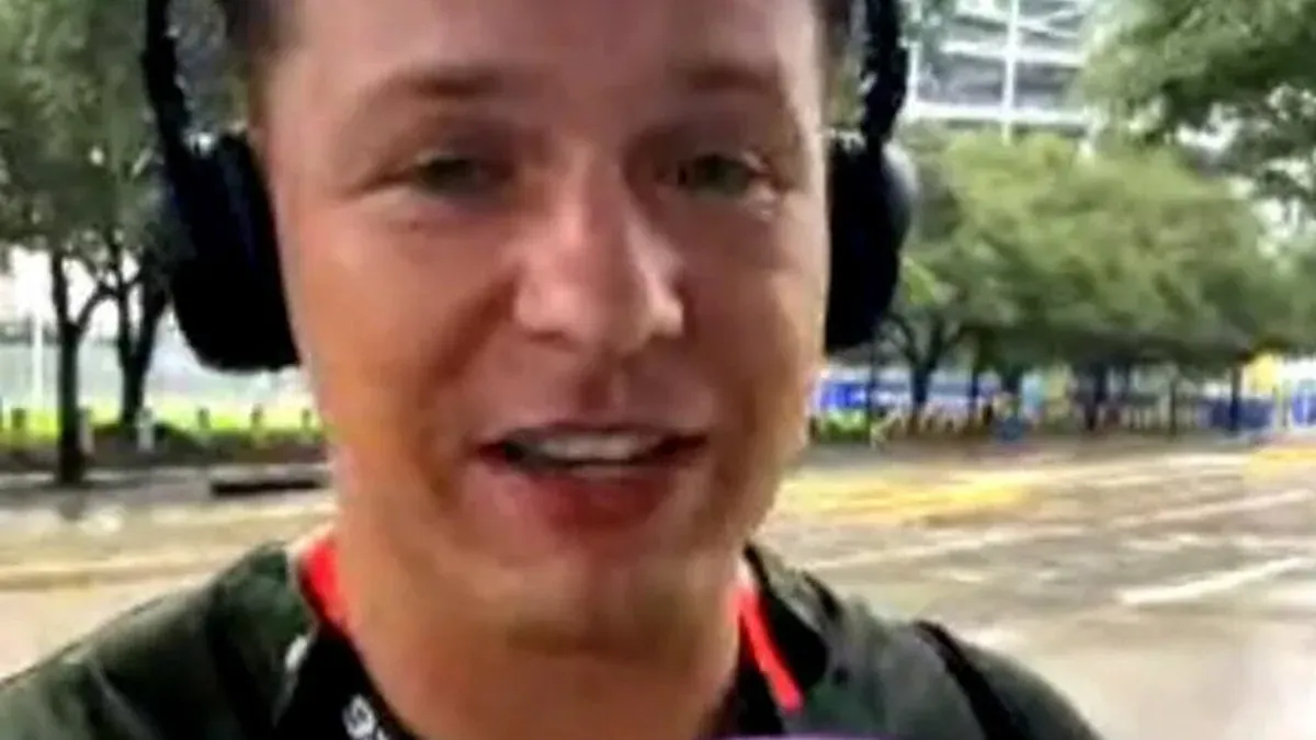 Houston! Mamy problem. Razem z @KchampK meldujemy się w kolejnym mundialowym mieście! Deszcz nieco pokrzyżował plany, al