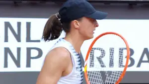 Iga Świątek - Emerson Jones transmisja za darmo: Gdzie oglądać mecz dzisiaj na żywo, o której godzinie? (25.05.2026) [Roland Garros]