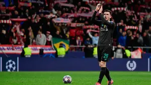 Ikona Liverpoolu opuszcza Anfield. Zaskakujący kierunek transferu wewnątrz Premier League